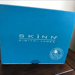 SKINN Pure Pore Detox Cleanser and Softening Essence Set 6 Pieces Collection
